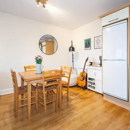 Stylish And Trendy 2bed In Centre *