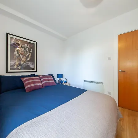 Stylish And Trendy 2bed In Centre