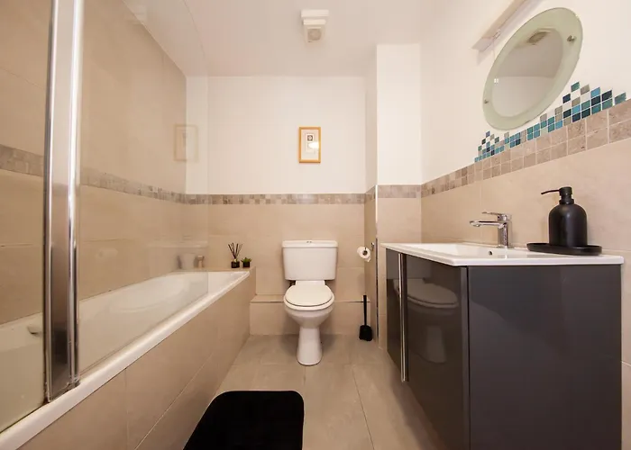 Stylish And Trendy 2bed In Centre