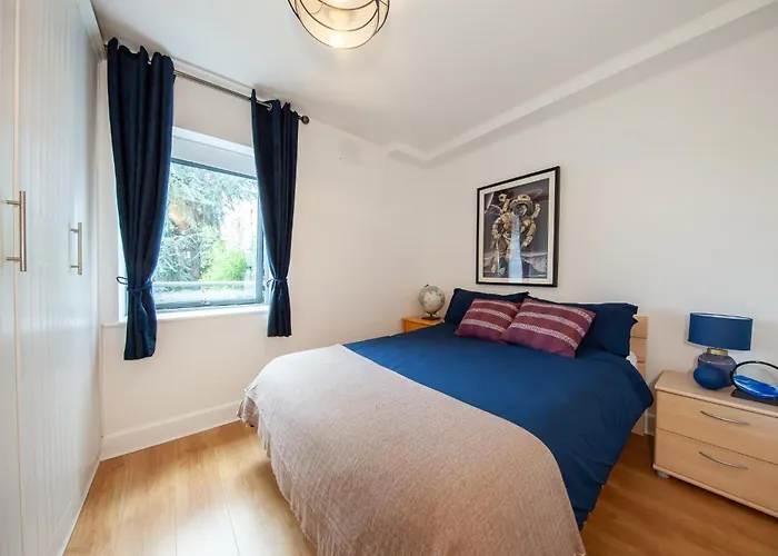 Stylish And Trendy 2bed In Centre *