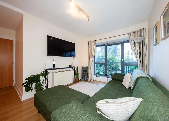 Stylish And Trendy 2bed In Centre *
