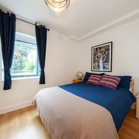 Stylish And Trendy 2bed In Centre *